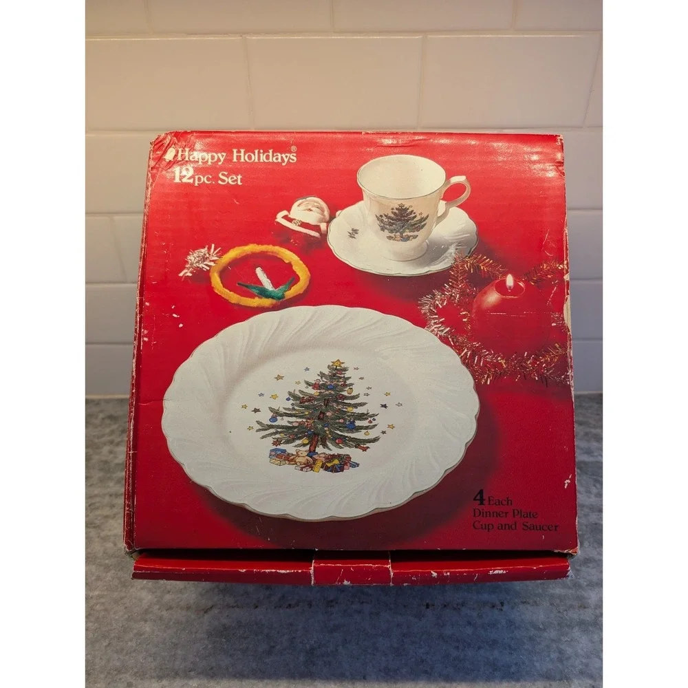Vintage Nikko Christmas‎ Dinner Set: 4Plates, 4Teacups & Saucers, In Orig Box